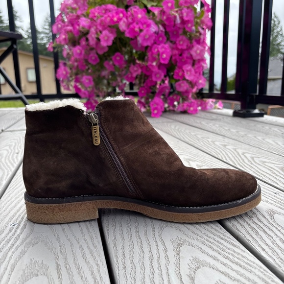 Italeau Waterproof Foliana Suede Round Toe Ankle Zip Booties US Size 10.5 - Picture 2 of 10